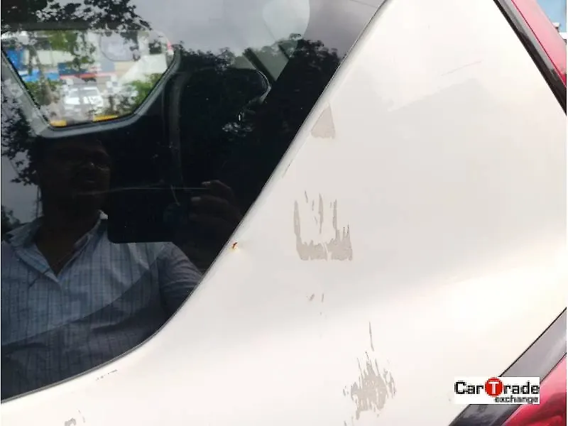 Minor Dents on the right quarter panel Minor Dents on the right quarter panel