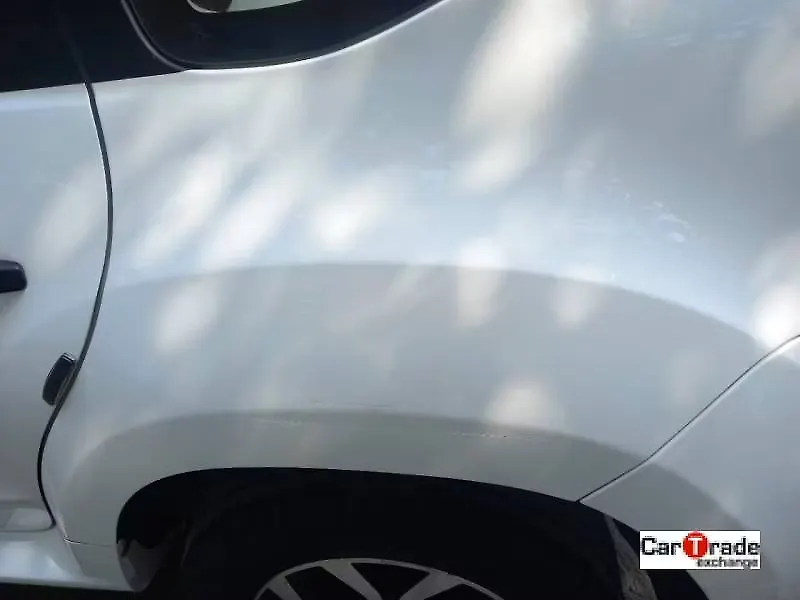 Scratches on the left quarter panel Scratches on the left quarter panel