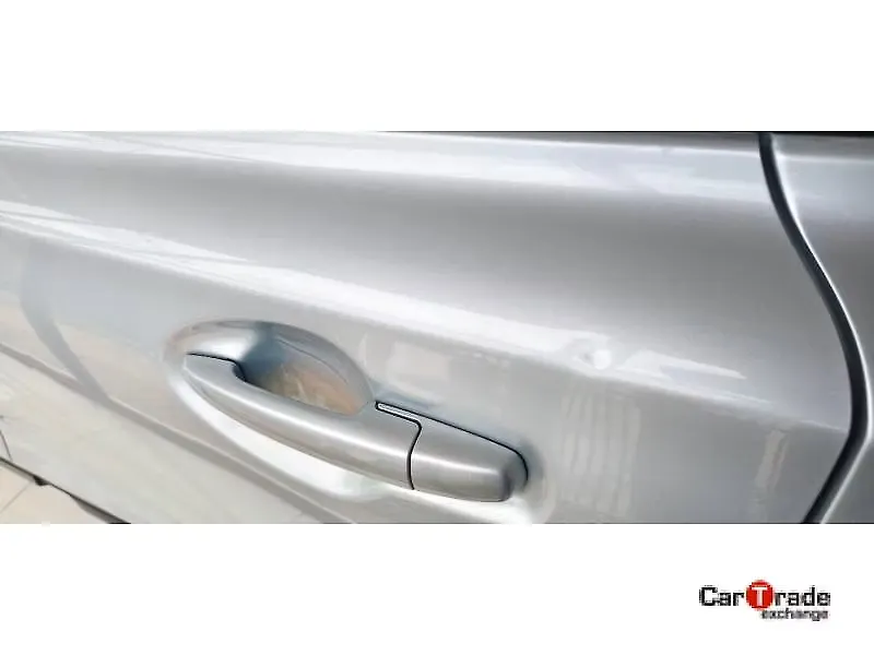 Minor Dents on the rear left door Minor Dents on the rear left door