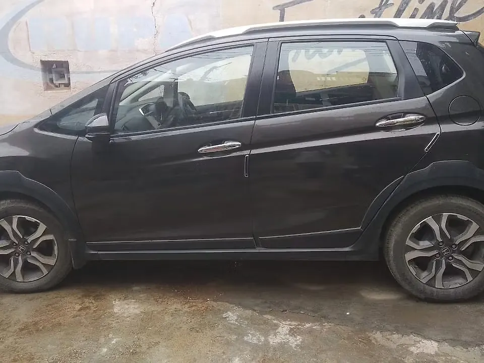 Used 19 Honda Wr V 17 Exclusive Edition Petrol For Sale At Rs 8 00 000 In Ahmedabad Cartrade