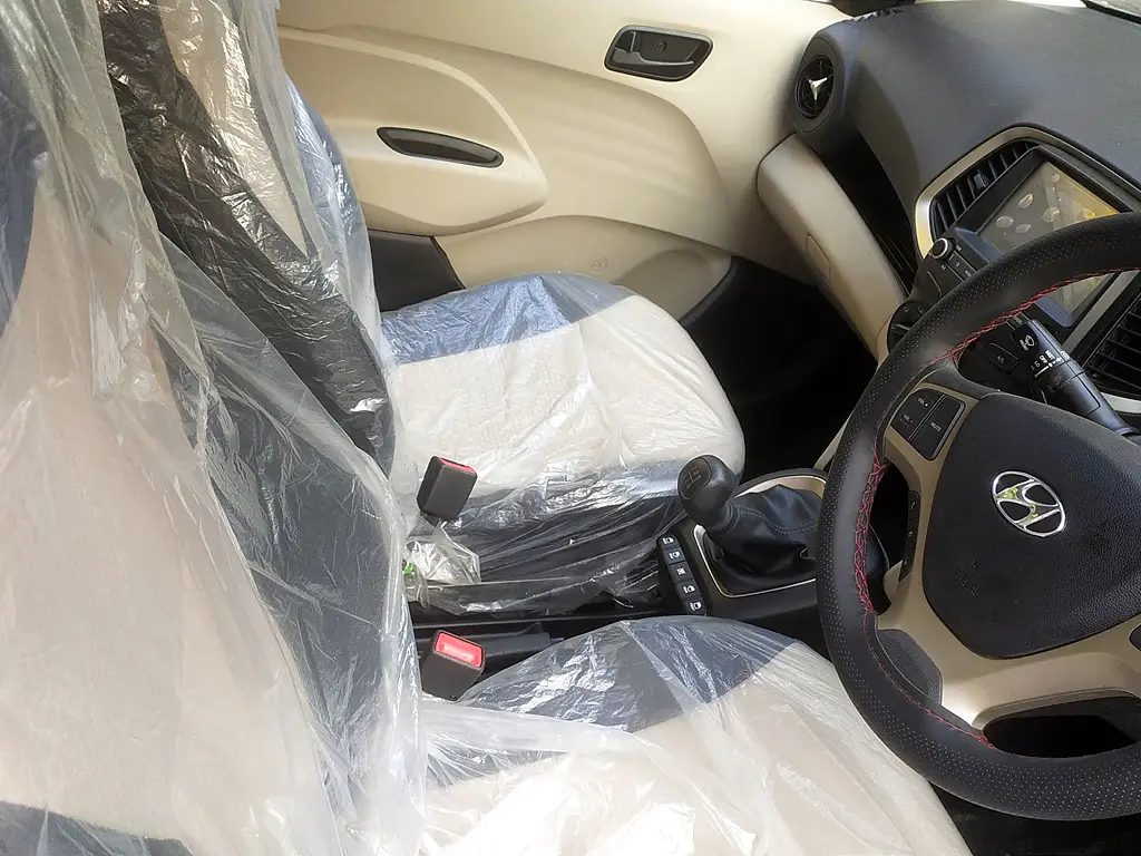 Second Hand Hyundai Santro Sportz in Kolkata