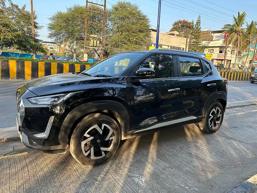 Used 2022 Nissan Magnite XV Turbo CVT for sale in Indore at Rs.9,80,000