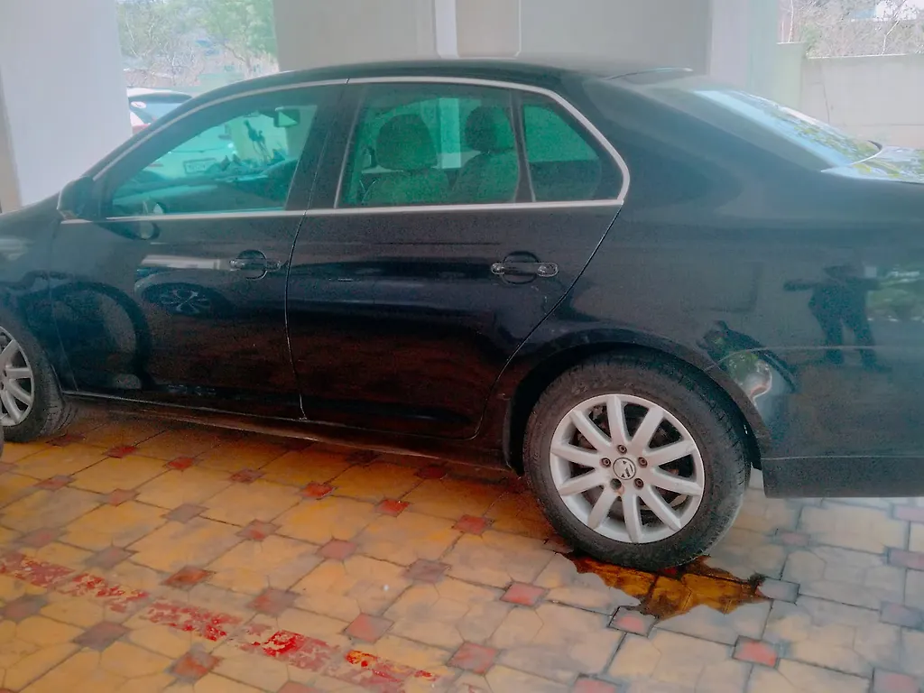 Used 2011 Volkswagen Jetta [20112013] Comfortline TDI for sale in Pune