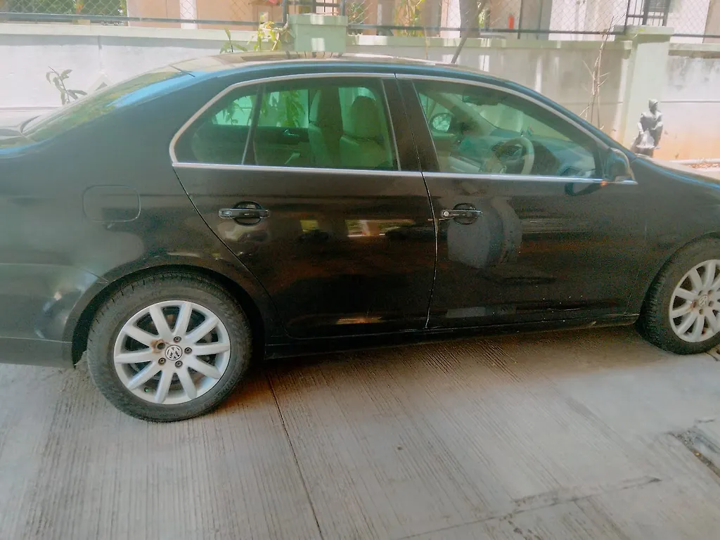 Used 2011 Volkswagen Jetta [20112013] Comfortline TDI for sale in Pune