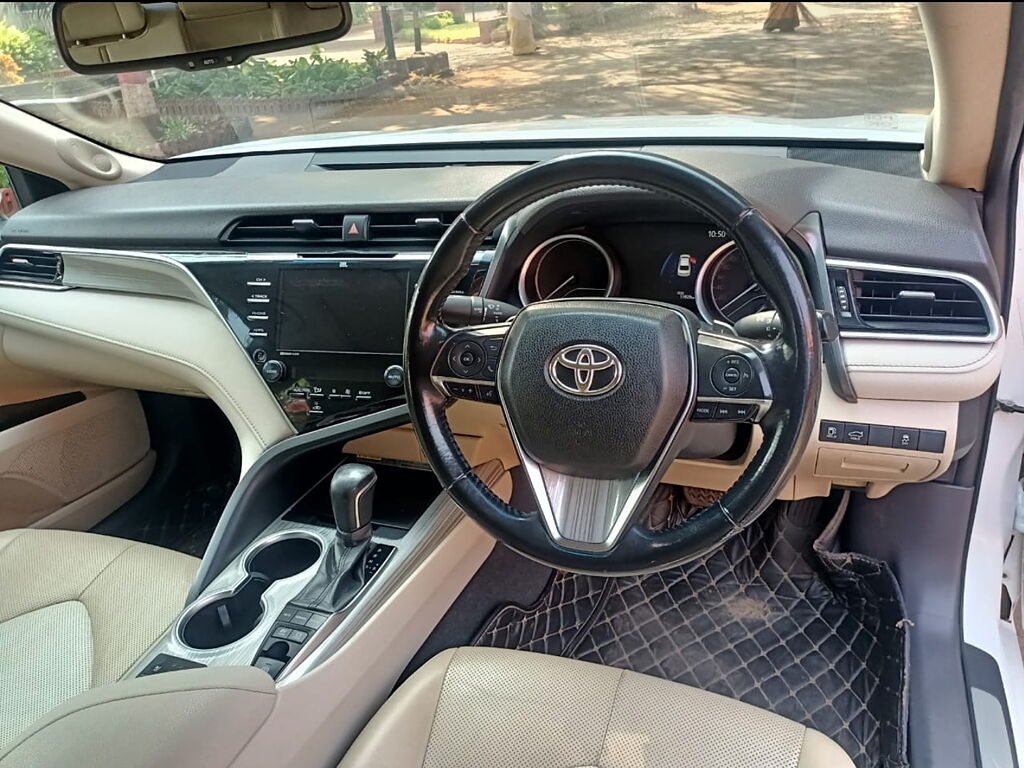 Used Toyota Camry [2019-2022] Hybrid [2019-2020] in Kolhapur