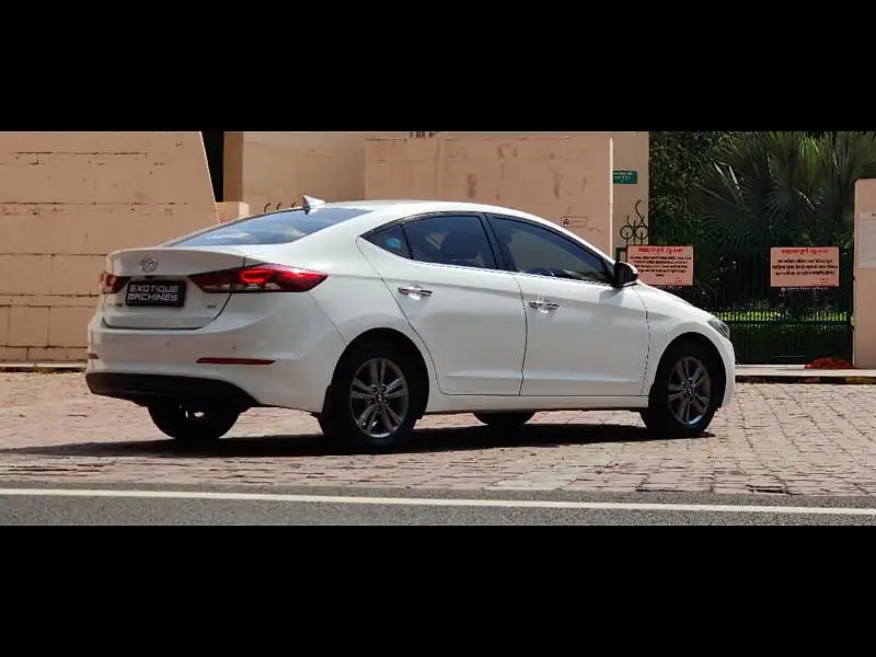 Second Hand Hyundai Elantra SX (O) 2.0 AT in Lucknow