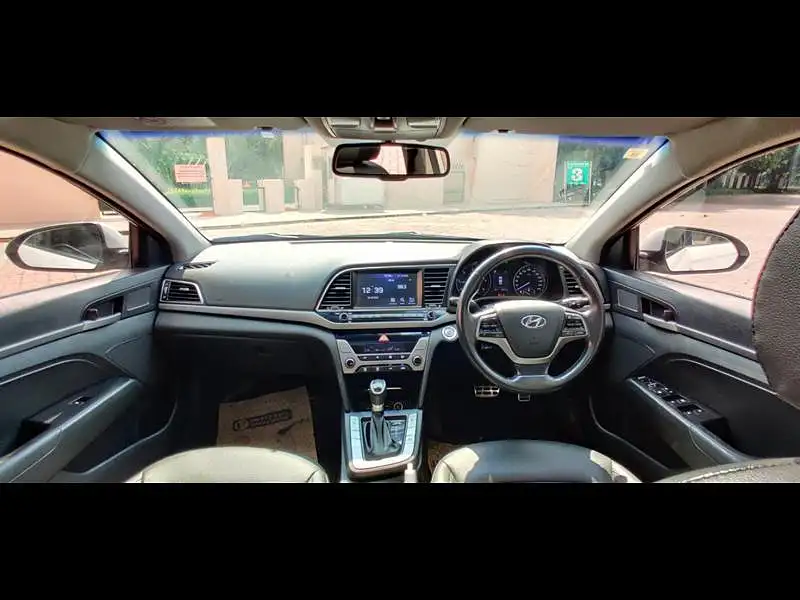 Second Hand Hyundai Elantra SX (O) 2.0 AT in Lucknow