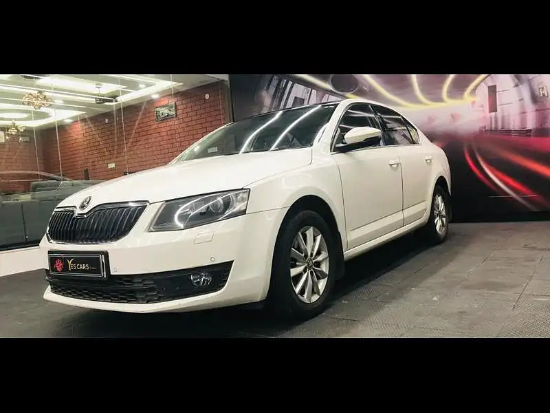 Second Hand Skoda Octavia [2013-2015] Elegance 1.8 TSI AT in Bangalore