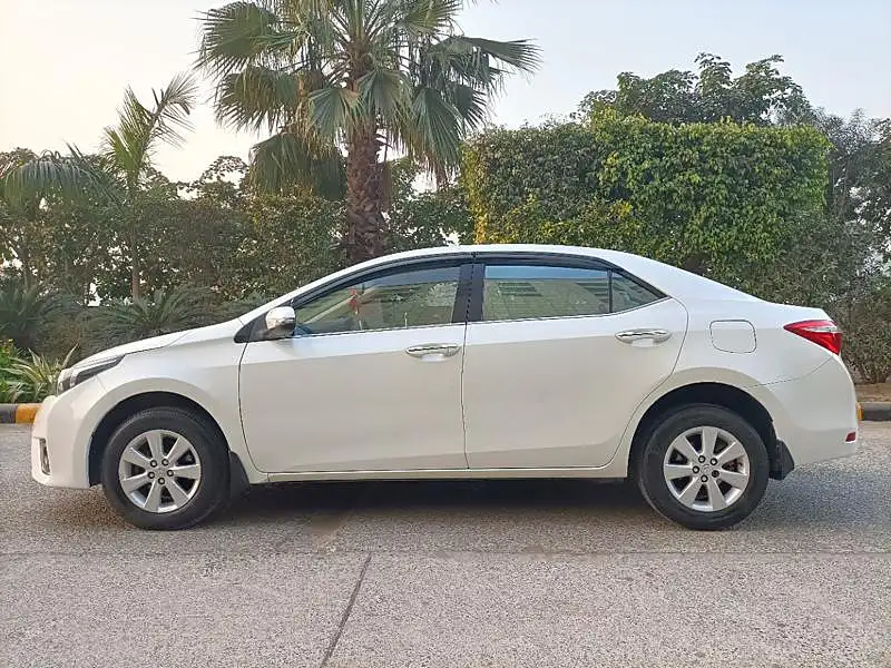 Second Hand Toyota Corolla Altis [2014-2017] GL Petrol in Delhi