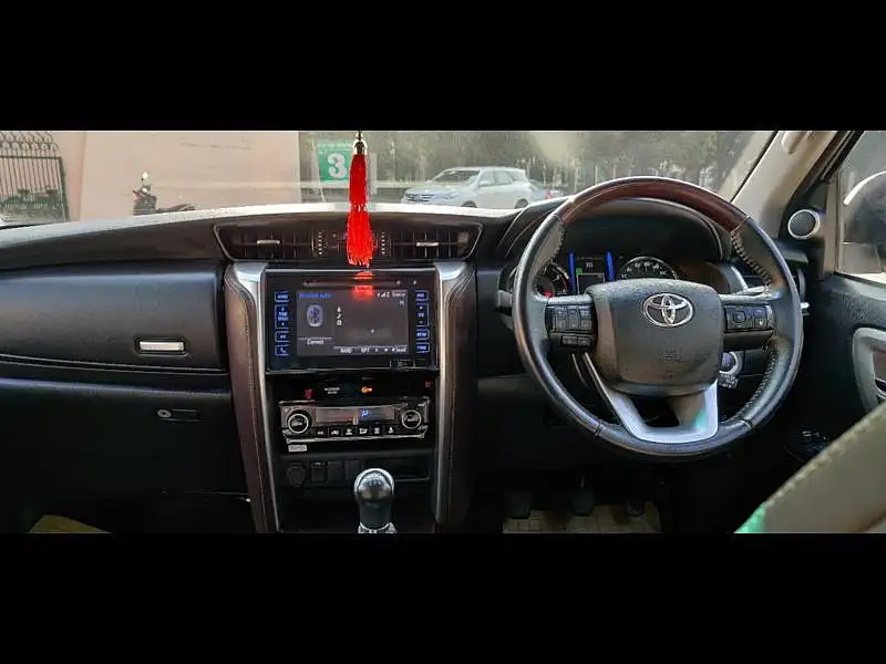 Second Hand Toyota Fortuner [2016-2021] 2.8 4x2 MT [2016-2020] in Lucknow