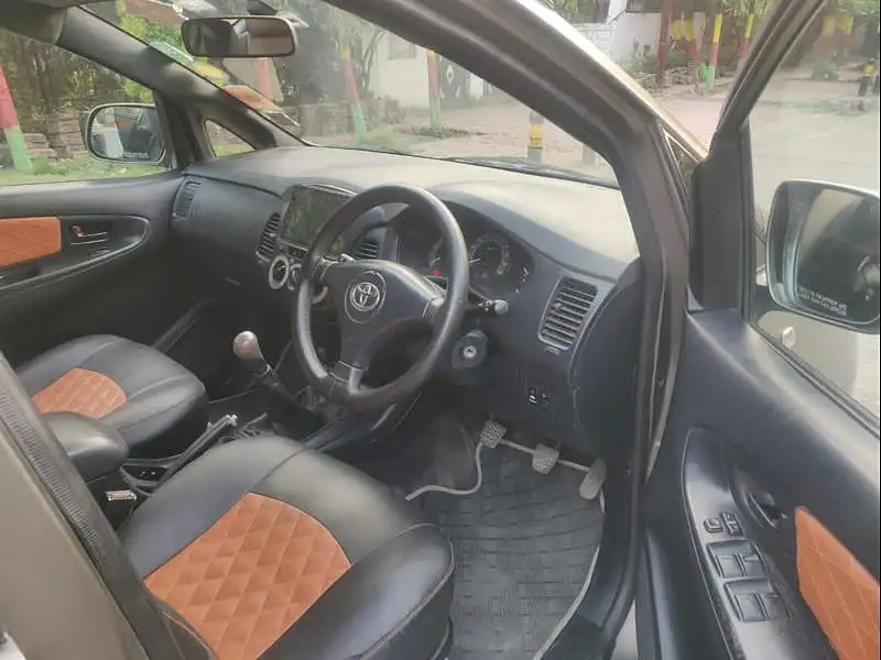 Second Hand Toyota Innova [2005-2009] 2.5 EV MS 8 STR in Indore