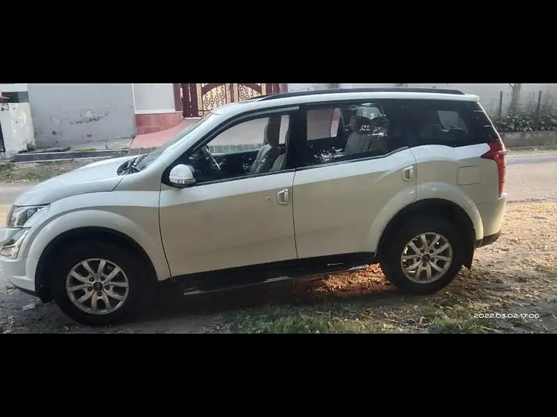 Second Hand Mahindra XUV500 [2015-2018] W10 in Lucknow