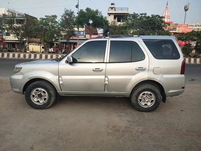 Second Hand Tata Safari Storme [2012-2015] 2.2 LX 4x2 in Lucknow