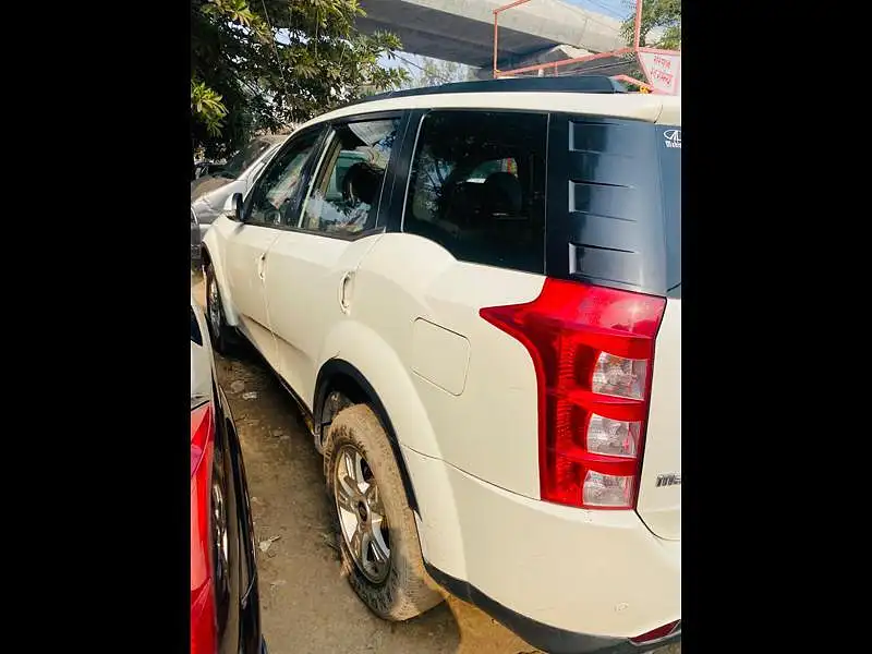 Second Hand Mahindra XUV500 [2015-2018] W6 in Lucknow