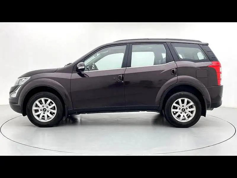 Second Hand Mahindra XUV500 [2015-2018] W10 Black Interiors [2017] in Kolkata