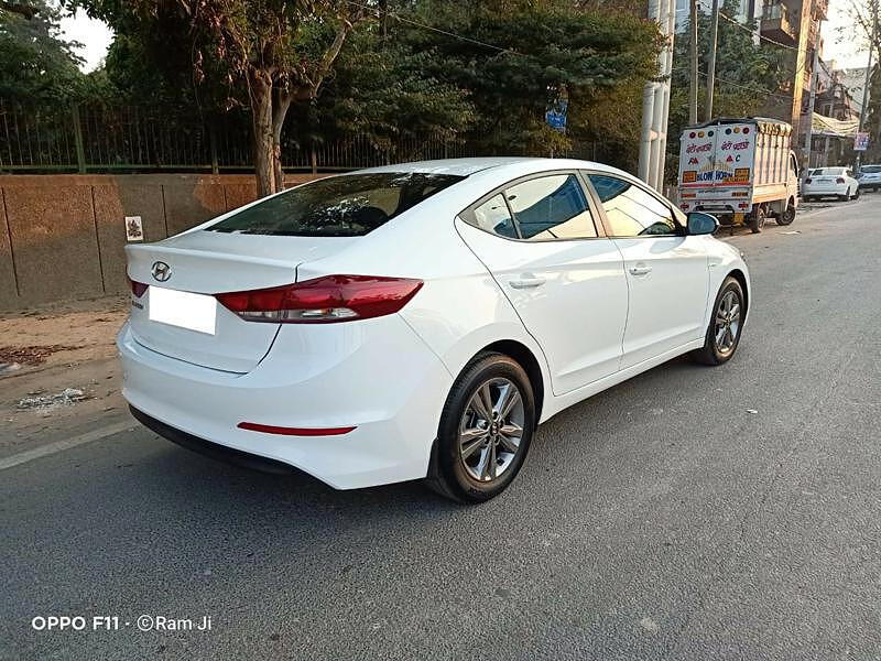 Used Hyundai Elantra 2.0 S MT in Delhi