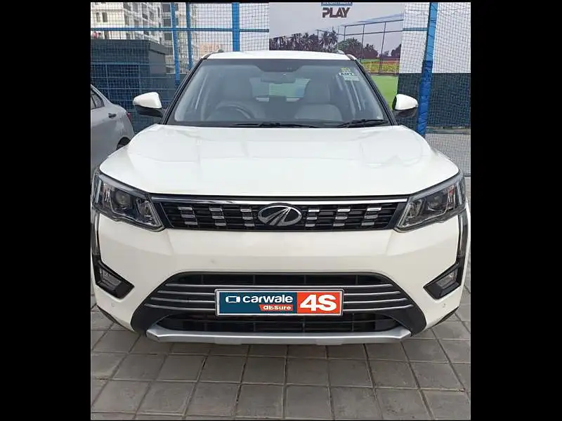 Second Hand Mahindra XUV300 1.5 W8 (O) AMT [2019-2020] in Kolkata