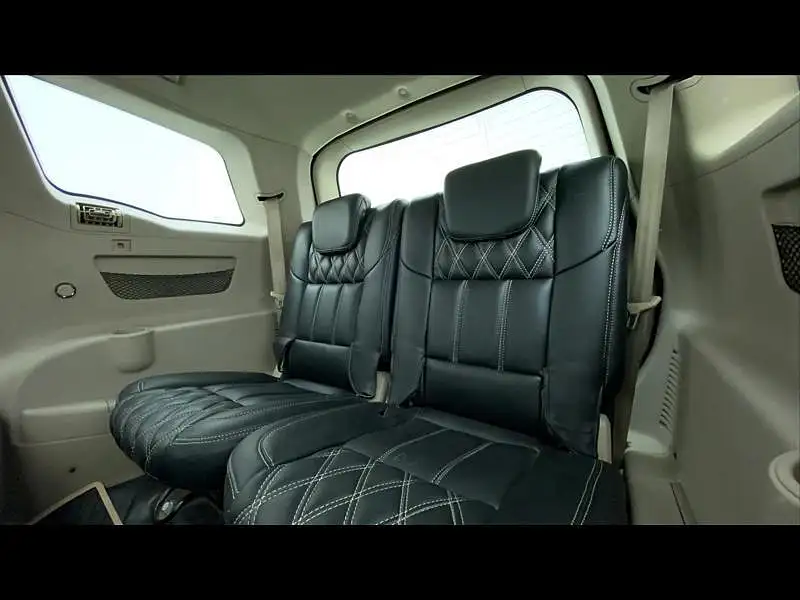 Second Hand Mahindra XUV500 [2015-2018] W10 Black Interiors [2017] in Kolkata