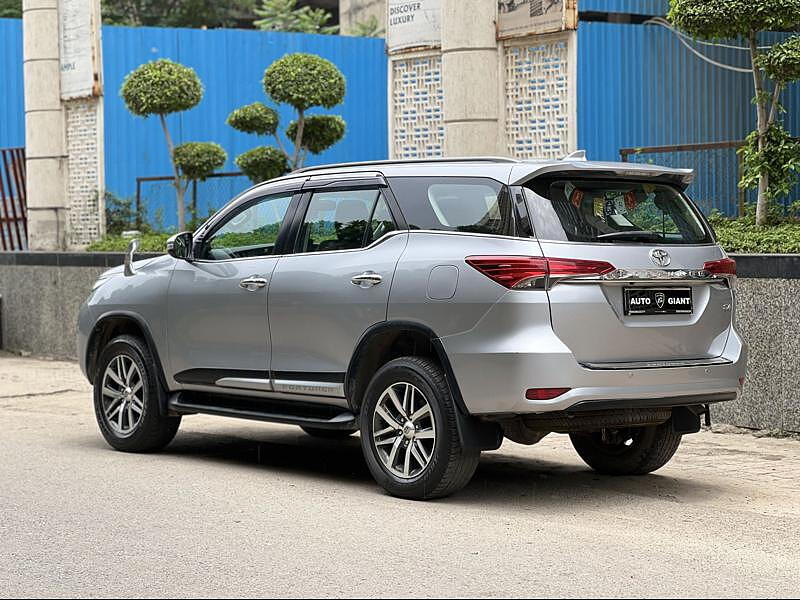 Second Hand Toyota Fortuner [2016-2021] 2.8 4x4 MT [2016-2020] in Ghaziabad