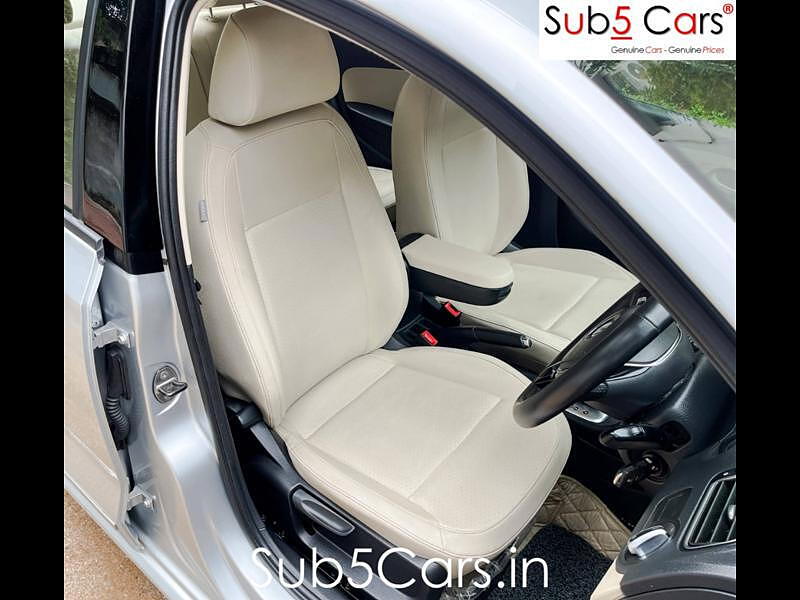 Used Volkswagen Vento [2015-2019] Highline Plus 1.2 (P) AT 16 Alloy in Hyderabad