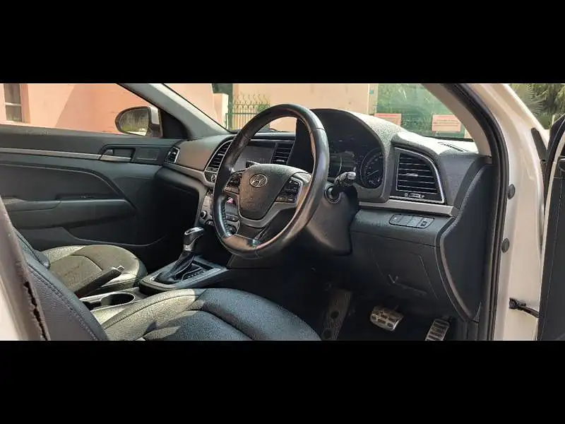 Second Hand Hyundai Elantra SX (O) 2.0 AT in Lucknow