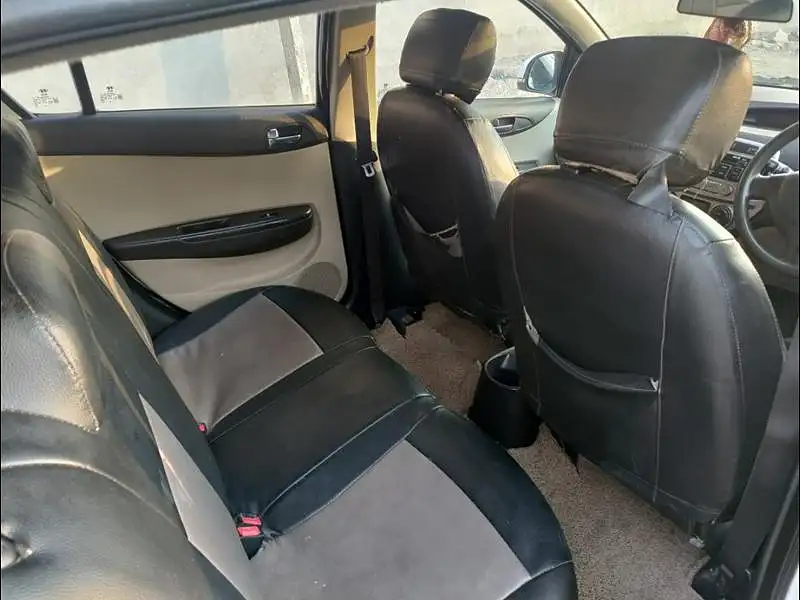 Second Hand Hyundai i20 [2012-2014] Magna 1.4 CRDI in Dehradun