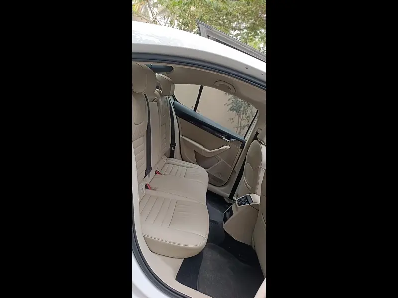 Second Hand Skoda Octavia [2013-2015] Elegance 1.8 TSI AT in Bangalore