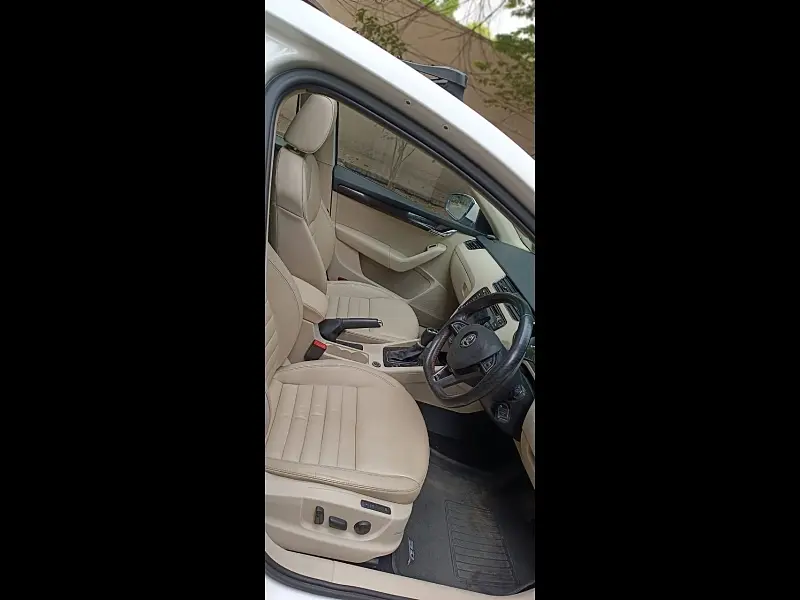 Second Hand Skoda Octavia [2013-2015] Elegance 1.8 TSI AT in Bangalore