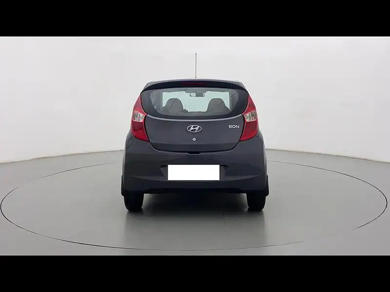 Second Hand Hyundai Eon Magna + in Mumbai