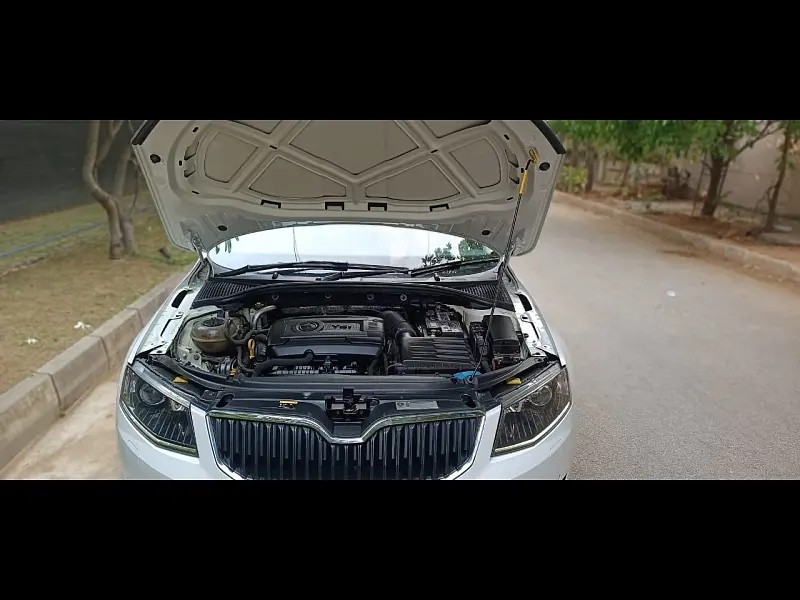 Second Hand Skoda Octavia [2013-2015] Elegance 1.8 TSI AT in Bangalore