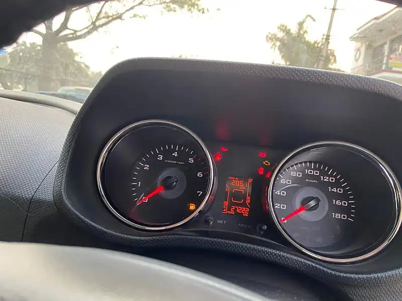 Second Hand Mahindra TUV300 [2015-2019] T10 in Gurgaon