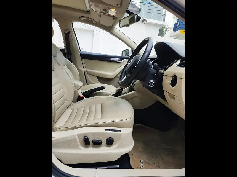 Second Hand Skoda Octavia [2017-2021] 2.0 TDI CR Style Plus AT [2017] in Hyderabad