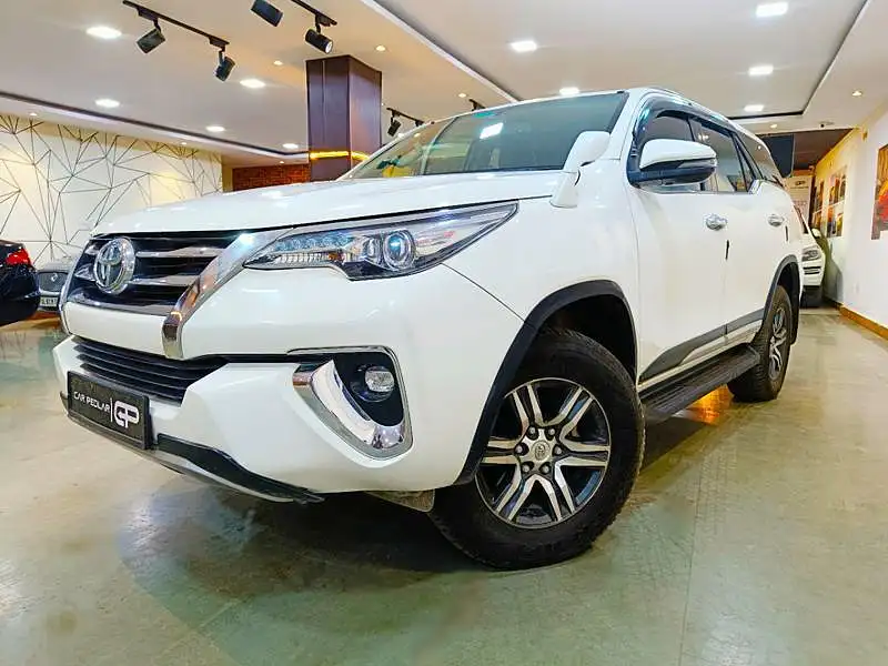 Used Toyota Fortuner [2016-2021] 2.8 4x2 AT [2016-2020] in Lucknow