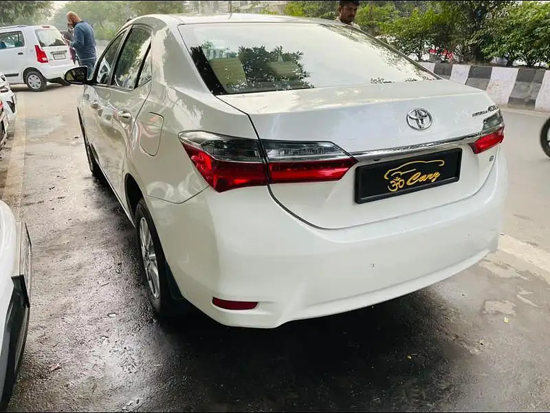 Second Hand Toyota Corolla Altis [2014-2017] GL Petrol in Delhi