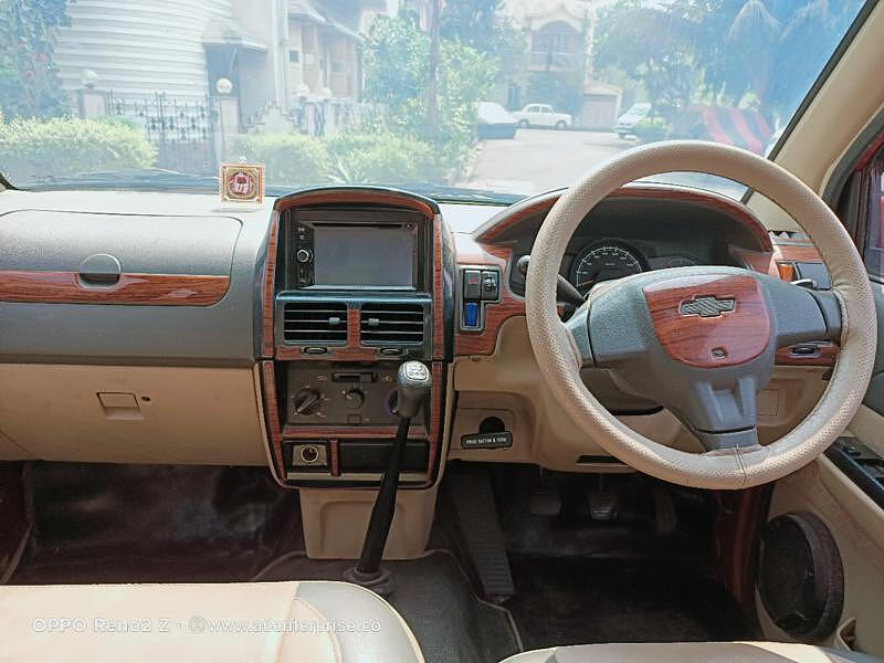 Second Hand Chevrolet Tavera Neo 3-10 STR BS-III in Kolkata