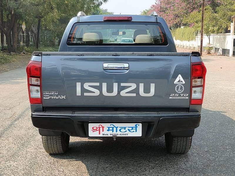 Used Isuzu D-Max V-Cross [2016-2018] 4x4 in Indore