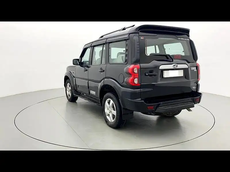 Second Hand Mahindra Scorpio 2021 S9 2WD 7 STR in Ahmedabad