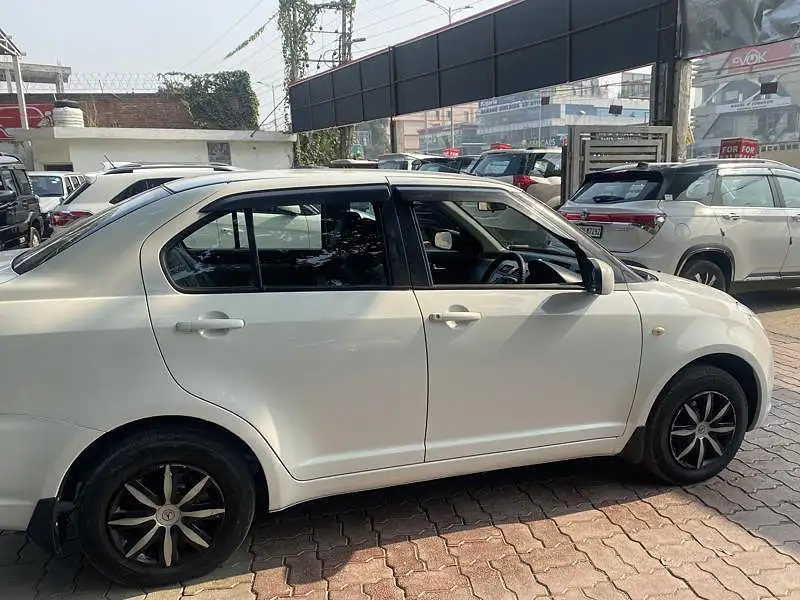 Second Hand Maruti Suzuki Swift DZire [2011-2015] VXI in Lucknow