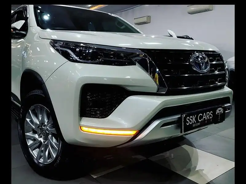 Second Hand Toyota Fortuner [2016-2021] 2.8 4x4 MT [2016-2020] in Lucknow