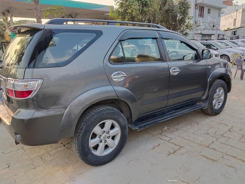 Second Hand Toyota Fortuner [2009-2012] 3.0 MT in Lucknow