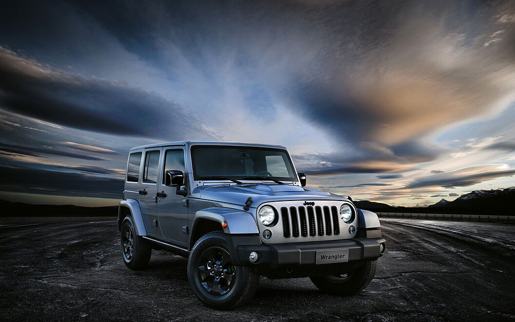 Jeep Wrangler [2016-2019] Front Right View