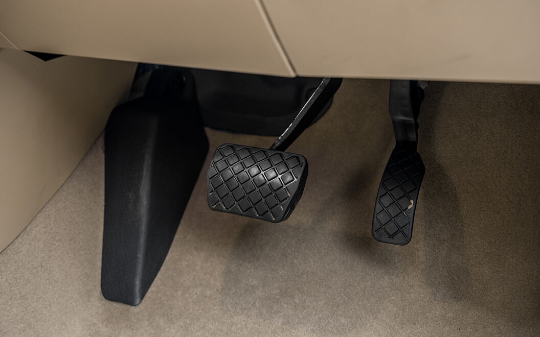 Volkswagen Vento [2015-2019] Pedals