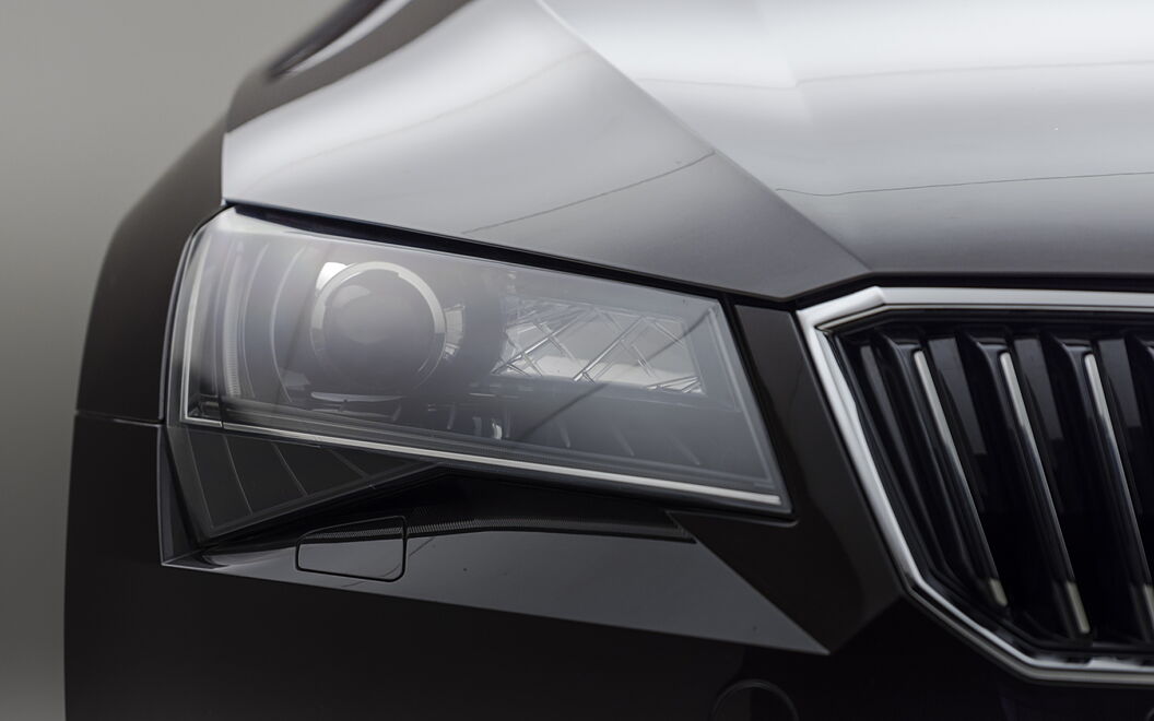 Skoda Superb [2016-2020] Headlamps