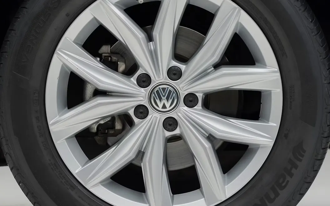Discontinued Volkswagen Tiguan 2017 Images