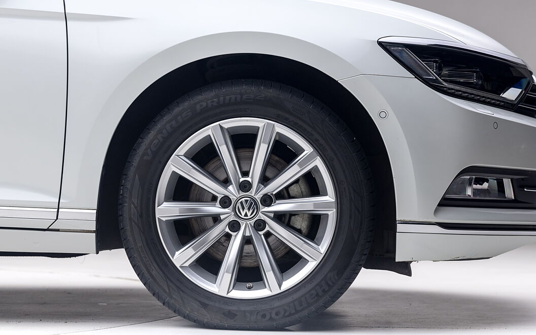 Volkswagen Passat Wheels-Tyres