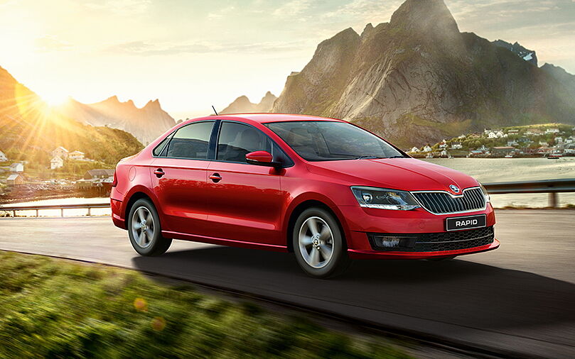 Skoda Rapid Front Right View