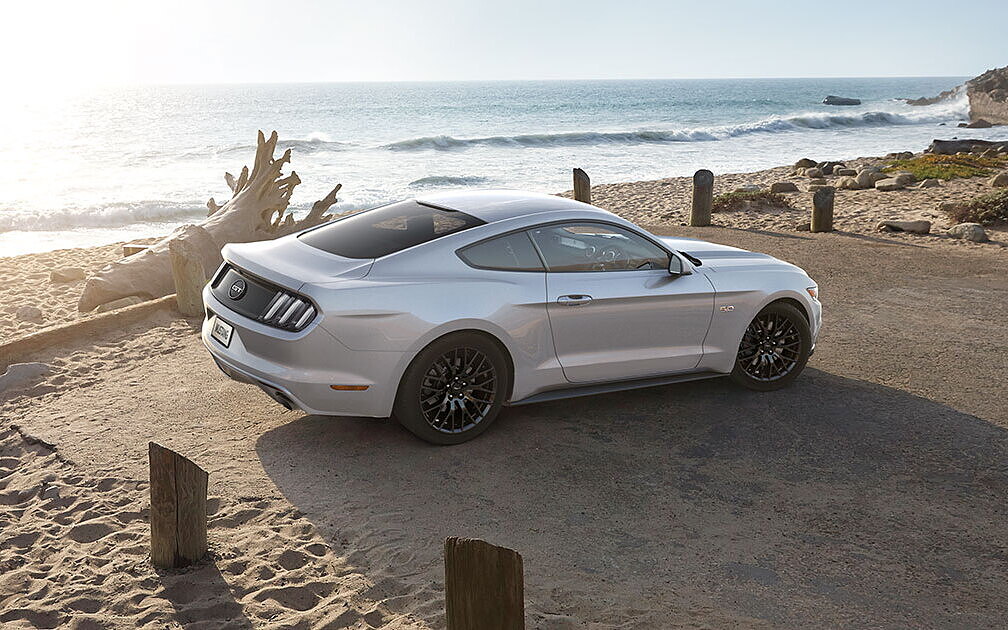 Ford Mustang Images | Mustang Exterior, Road Test and Interior