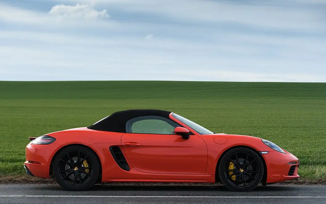Porsche 718 Right Side