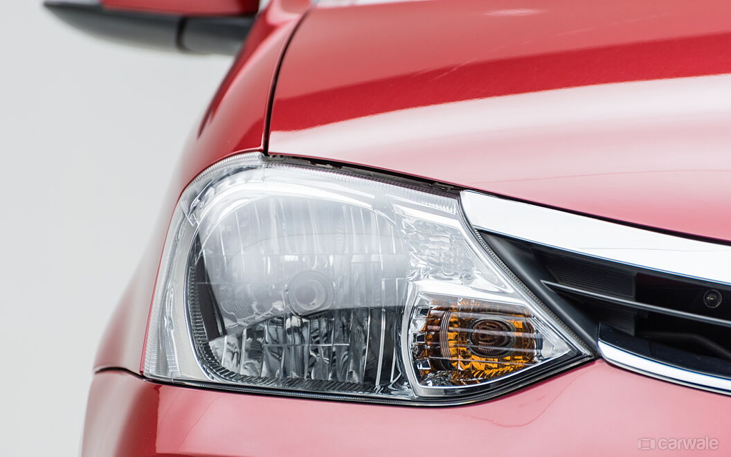 Toyota Platinum Etios Headlamps
