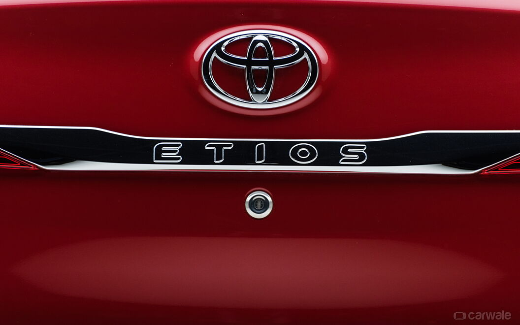 Toyota Platinum Etios Logo